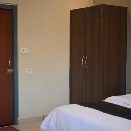 11 Gaon Homestay Lansdowne Exterior photo